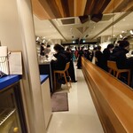 くそオヤジ最後のひとふり - 店内