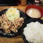 伝説のすた丼屋 - すたみな焼き定食700円