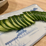 博多串焼 しんべヱ - きゅうりの一本漬け(¥330)