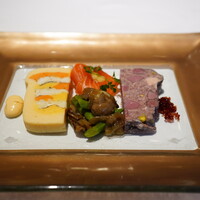 シェ・イノ - 