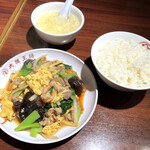 大阪王将 - 豚肉ときくらげの玉子炒め定食 餃子付 970円