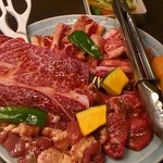 焼肉問屋 飛騨牛専門店 焼肉ジン - ジンの盛り合わせ(ちょっと乱雑(笑))