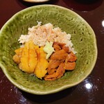 鮨 花おか - 雲丹２種と松葉蟹の丼