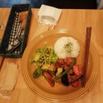 かなやキッチン - ランチ　鶏と野菜の黒酢ソース