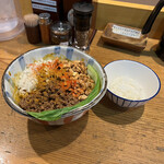 麺屋 さん田 - 平打麺のカレー白湯まぜそばと一口ごはん