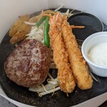 肉のはせ川 - 国産牛のハンバーグとエビフライ二本(^^)