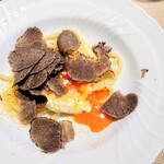 La Brianza - 半熟玉子トンナレッリミモレットチーズトリュフ。素材の良さ間違いないの取り合わせとにかく美味しい♡ ひとくち食べるごとに勢いがついちゃう、美味しすぎ〜