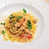 La Brianza - ひよこ豆とイカスパゲティ自家製カラスミ。お豆の歯ざわりカラスミの風味香り、細めのパスタに絡んで至福(*^^*)