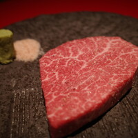 和牛とタン 焼肉 とみ 新橋本店 - シャトーブリアン