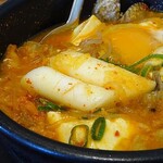 カルビ丼とスン豆腐専門店 韓丼 - トッポギ＋生玉子トッピング