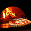 ヴィチーノ レストラン・カフェ - 料理写真:薪窯で焼きたてナポリピッツァ