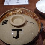 玉丁本店 - 味噌煮込みきのこうどん(大盛)。グツグツで出汁がこぼれそうです。