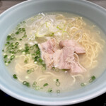 とり焼一 - 鶏ラーメン900円