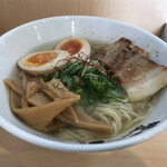 麺屋こころ - 料理写真:味玉塩ラーメン