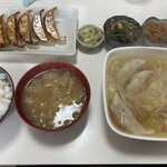 生意気餃子 - 料理写真:餃子ランチとスープ餃子5個