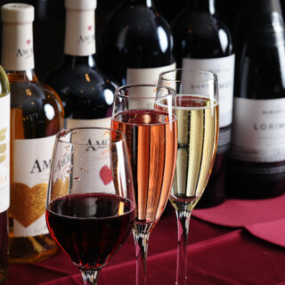 Enjoy your meal with a wide variety of wines ♪ You can also keep the bottle of whiskey ◎