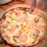 パラディゾ - お決まりのベーコンと野菜のピザ！