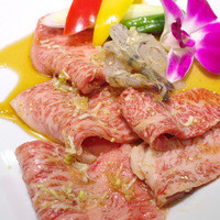 游玄亭 新宿 - 特選焼肉ランチ(特選ロース薄切、カルビ、海老)