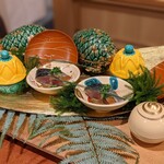 御料理 古川 - 蓋開けたの撮ってなかったな〜(*_*)ナマコをほうじ茶で煮て、コノワタと和えてたやつ、美味しかったし優しかった···！