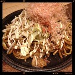 旨い屋 - 鉄板ソース焼きそば　２９０円