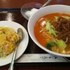 喜満楼飯店 - 担々麺750円と半チャーハン100円