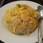 喜満楼飯店 - 半チャーハン100円