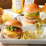 マルチネス - 料理写真:マルチネスフェィバリットバーガー、アボカドチーズバーガー、柚子胡椒バーガーの集合