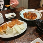 餃子厨房 虎爺 - 焼餃子と麻婆豆腐