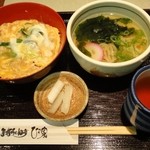 ひさ家 - ミニ親子丼とミニうどんのセット700円