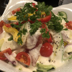 たぬ吉 - 鮪とアボガドの野菜サラダ