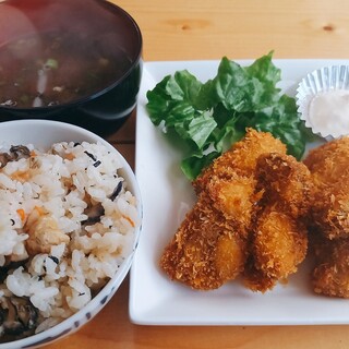 かき太郎 - 料理写真:牡蠣ご飯、牡蠣の味噌汁、牡蠣フライ