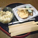 信州くらうど - 味噌チーズと黒胡椒のポテトサラダ ＆ 市田柿ミルフィーユとドライフルーツの盛り合わせ