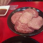 焼肉ジンギスカン 神田商店 - 牛タン