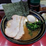 横浜家系ラーメン 宗八 柏本店 - チャーシューは80パーの仕上がり