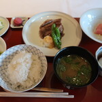 亀の井別荘 - 朝食