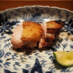 とり茶太郎 - 茶太郎鶏 もも肉 炙り（アップ）