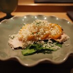 とり茶太郎 - たたき2種（茶太郎鶏 胸肉 + ほろほろ鳥 もも肉 + サラダ春菊 + 金柑）（アップ）