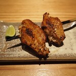 とり茶太郎 - 手羽中（串先から比内地鶏 + 茶太郎鶏）