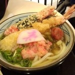 丸亀製麺 - 海老天、思ってた以上に大きかった