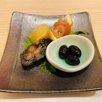 北新地平八 - ○数の子　○柿なます　○昆布巻　○黒豆