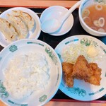 日高屋 - 半ライス/120
餃子3個/130
おつまみ唐揚げ/250