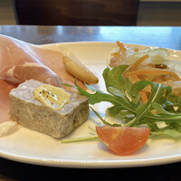 シロッコ - 本日のタパス盛合わせ
                ◎ エスカベッシュ
                ◎ プロシュート
                ◎ 豚肉のテリーヌ 