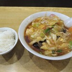 中国屋台十八番 - かんとんめん840円麺硬 小ライス110円