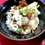 家系ラーメン とらきち家 - カスタム（ライス用にんにく、刻み生姜、マヨネーズ）
