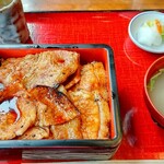 炭火焼豚丼柏家 - 