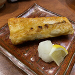 Hamaootsu sakaba kembunroku - 鮭ハラミの塩焼き 350円