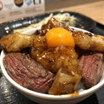 鉄板焼天神ホルモン 博多駅店 - ホル玉丼（お手製）