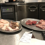 鉄板焼天神ホルモン - ホルモン・お肉　焼く前の素材