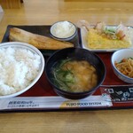 札幌白石食堂 - 私の朝昼兼用のぉ～定食ですってぇ♪920円税込