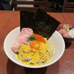 酒肴場 屯 - 自家製唐墨と釜あげしらすのまぜそば¥1200と海鮮丼¥500